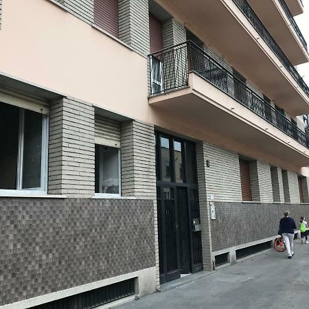 Accogliente Bilocale Apartamento Milão Exterior foto